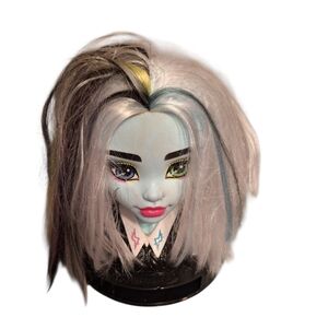 Monster High Doll Styling Head 2023 BUST no arms Mattel For DIY MAKEOVER GOTH